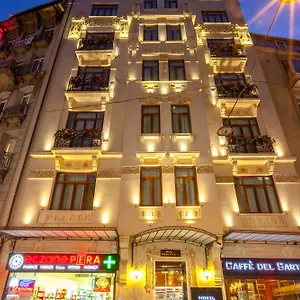 4* מלון Pera Parma
